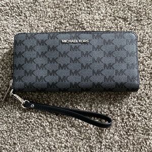 Michael Kors Wallet MK Monogram